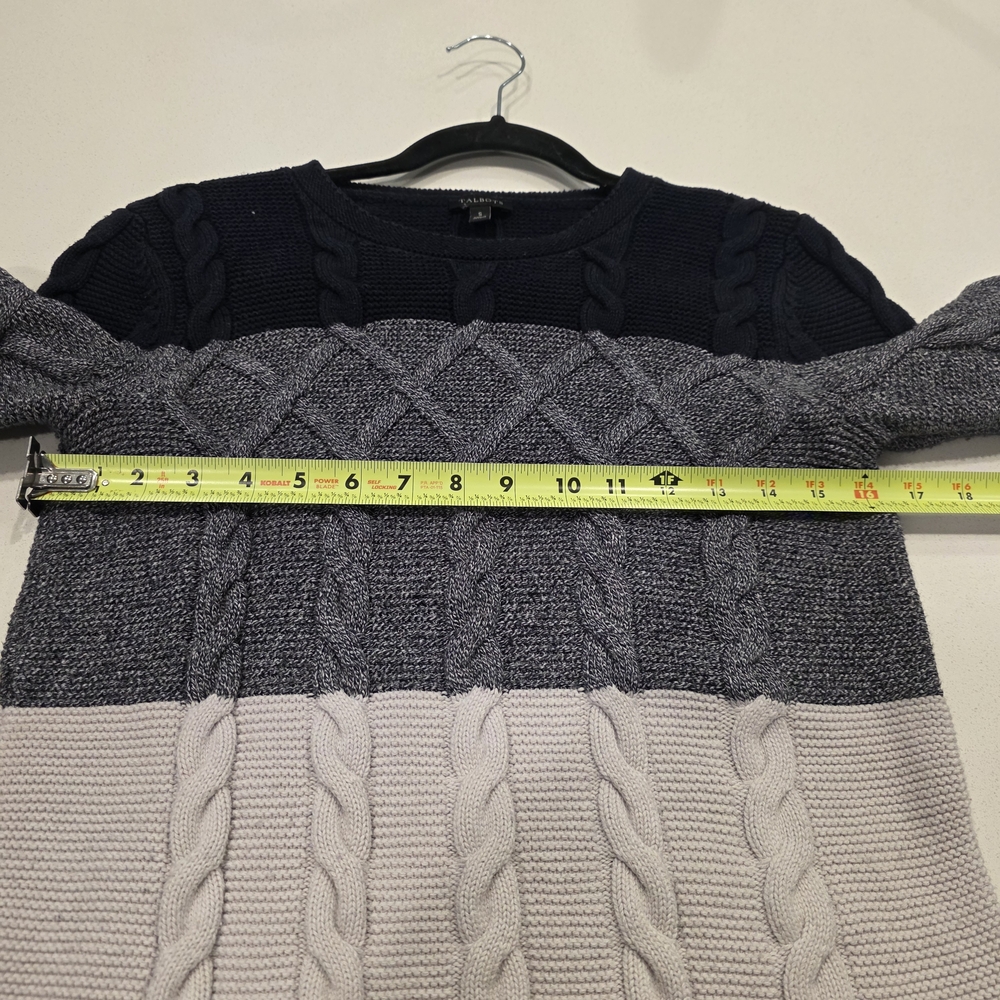 Tablots - Women's  Gray, and off White Cable Knit Sweater - small - Picture 8 of 9